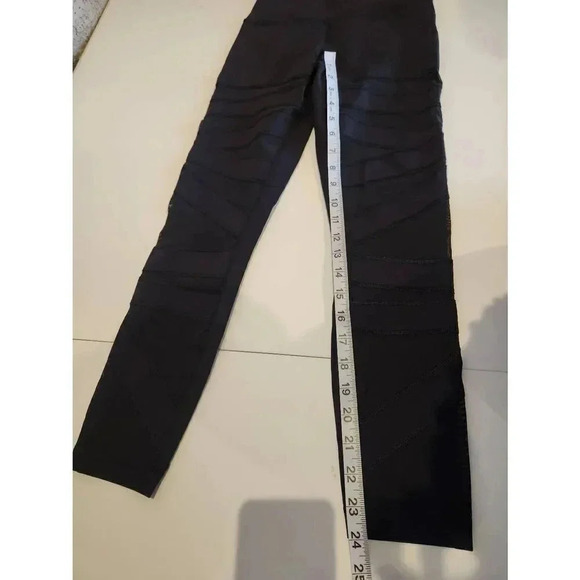 Lululemon Wunder Under Leggings Size 2 or 4 Black Mid Rise - Picture 6 of 6
